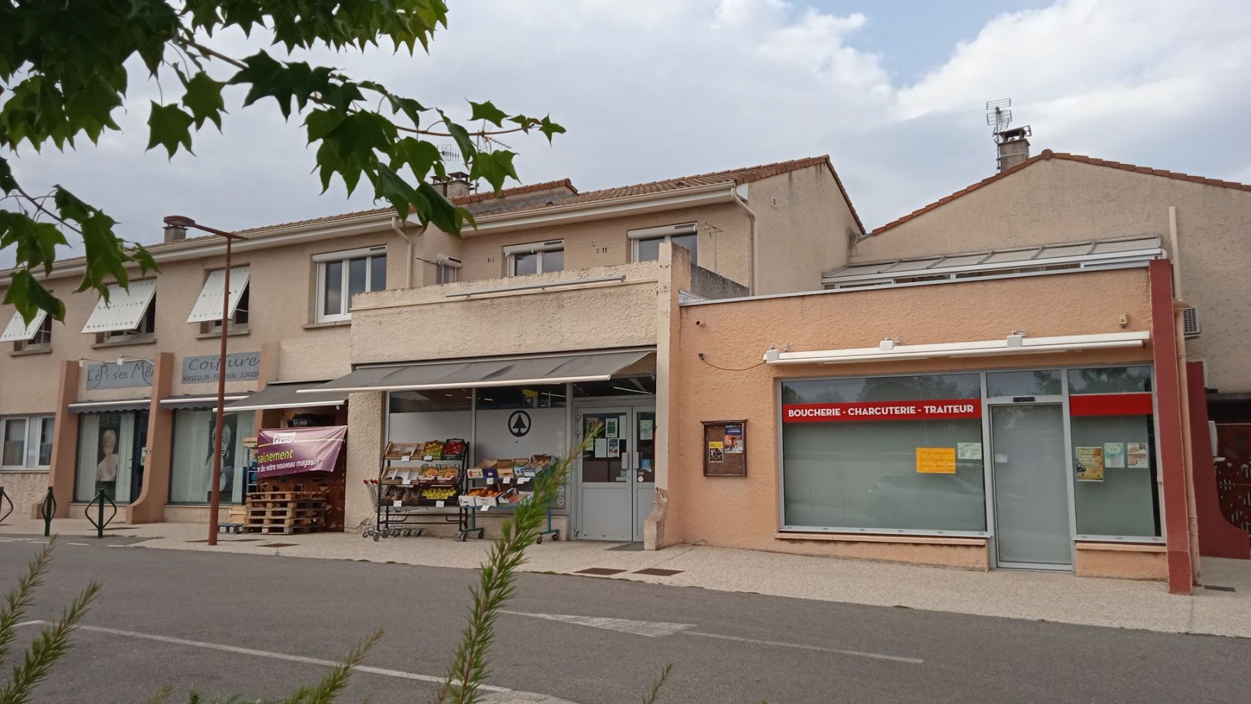 Centre commercial du bas