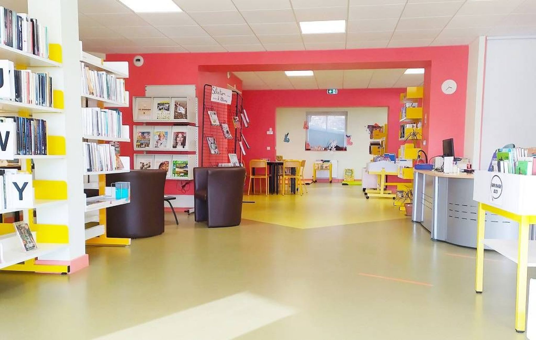 bibliothèque intérieur
