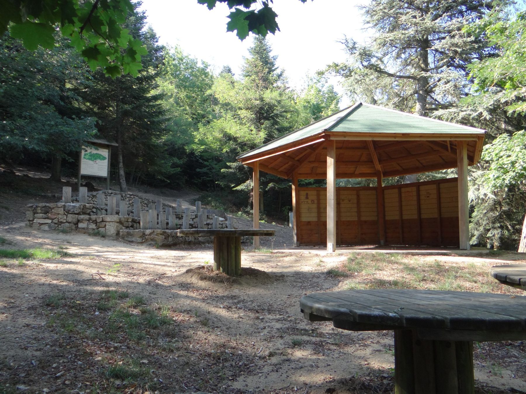 Kiosque forêt 